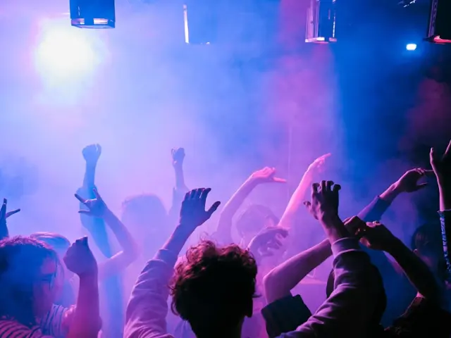 DJ